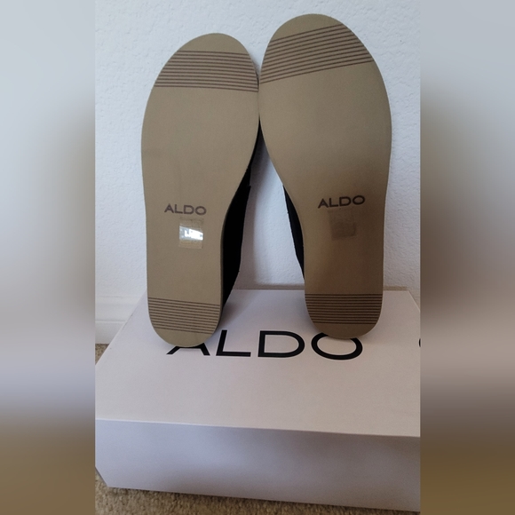 Shoes - Picture 3 of 4